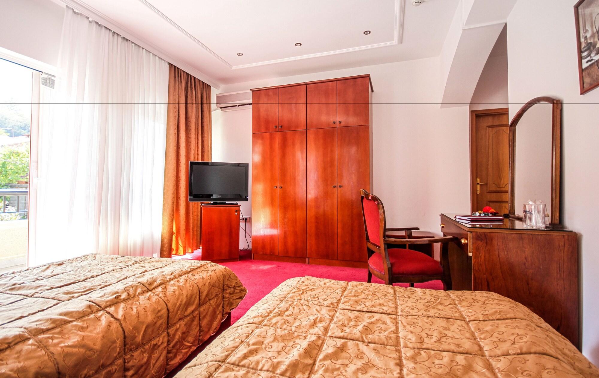 Hotel Victoria Skopje Exteriör bild
