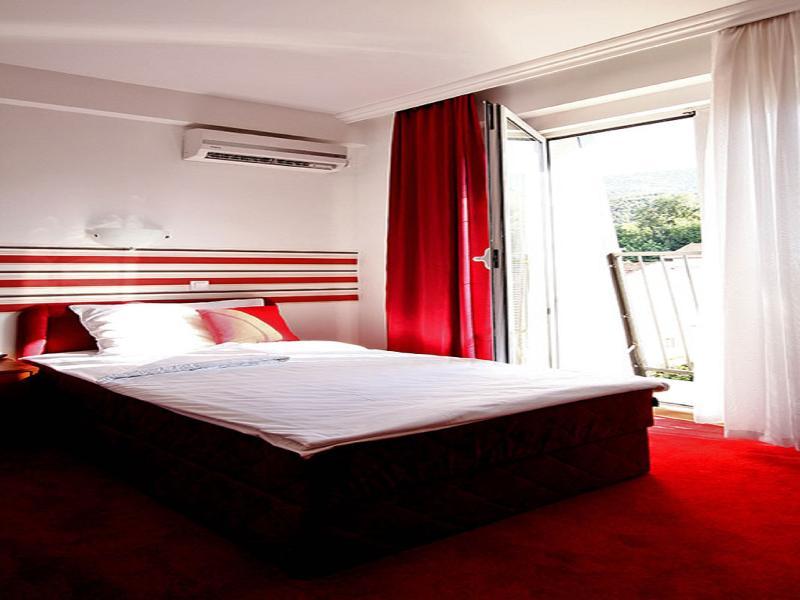 Hotel Victoria Skopje Exteriör bild