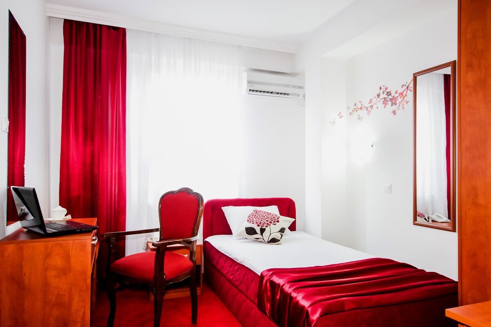 Hotel Victoria Skopje Exteriör bild