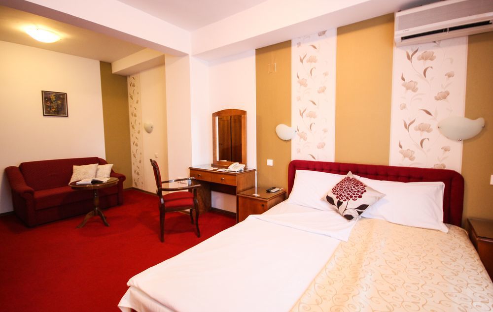 Hotel Victoria Skopje Exteriör bild