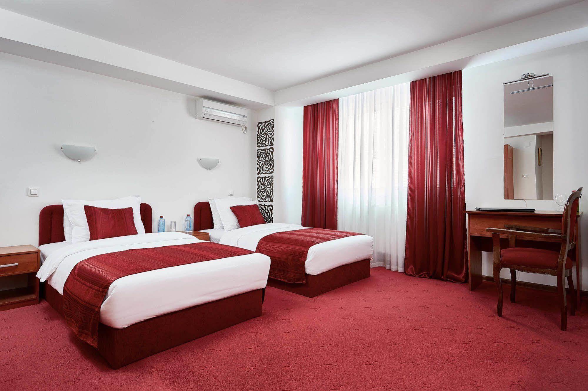 Hotel Victoria Skopje Exteriör bild