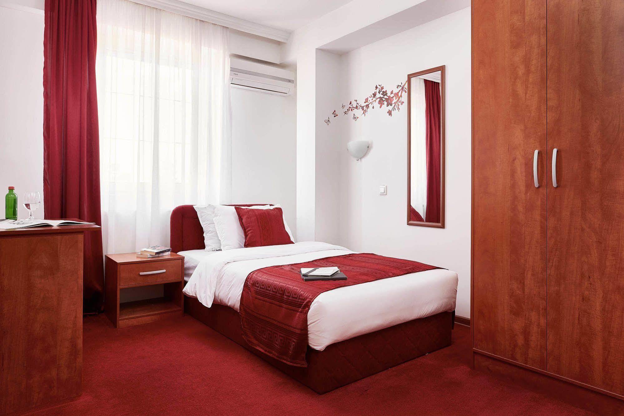Hotel Victoria Skopje Exteriör bild