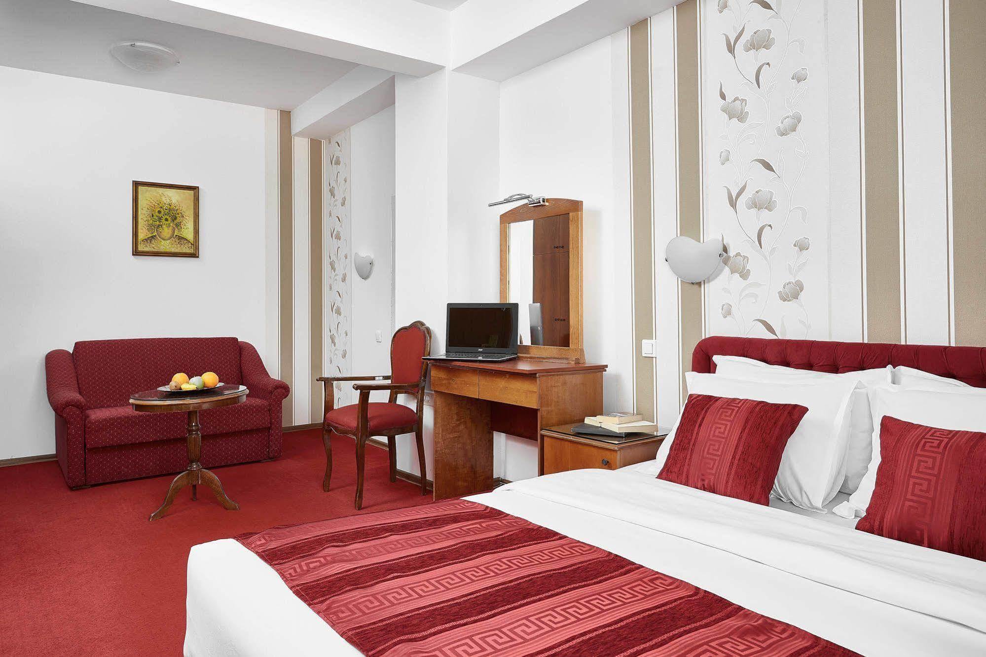 Hotel Victoria Skopje Exteriör bild