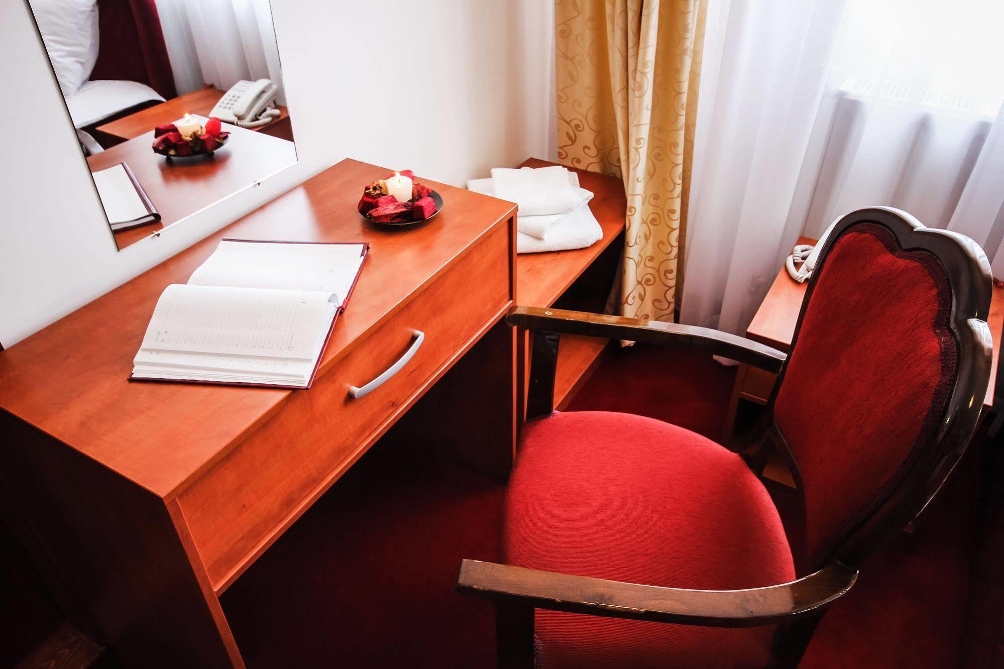 Hotel Victoria Skopje Exteriör bild