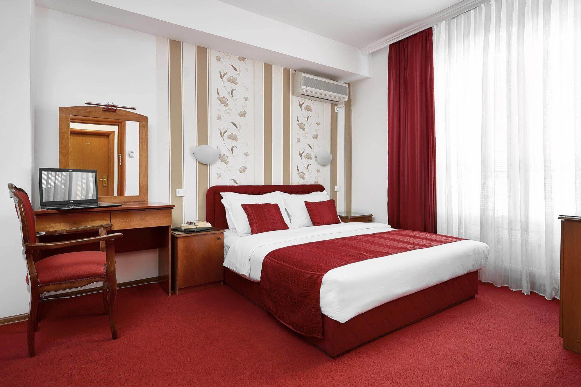 Hotel Victoria Skopje Exteriör bild