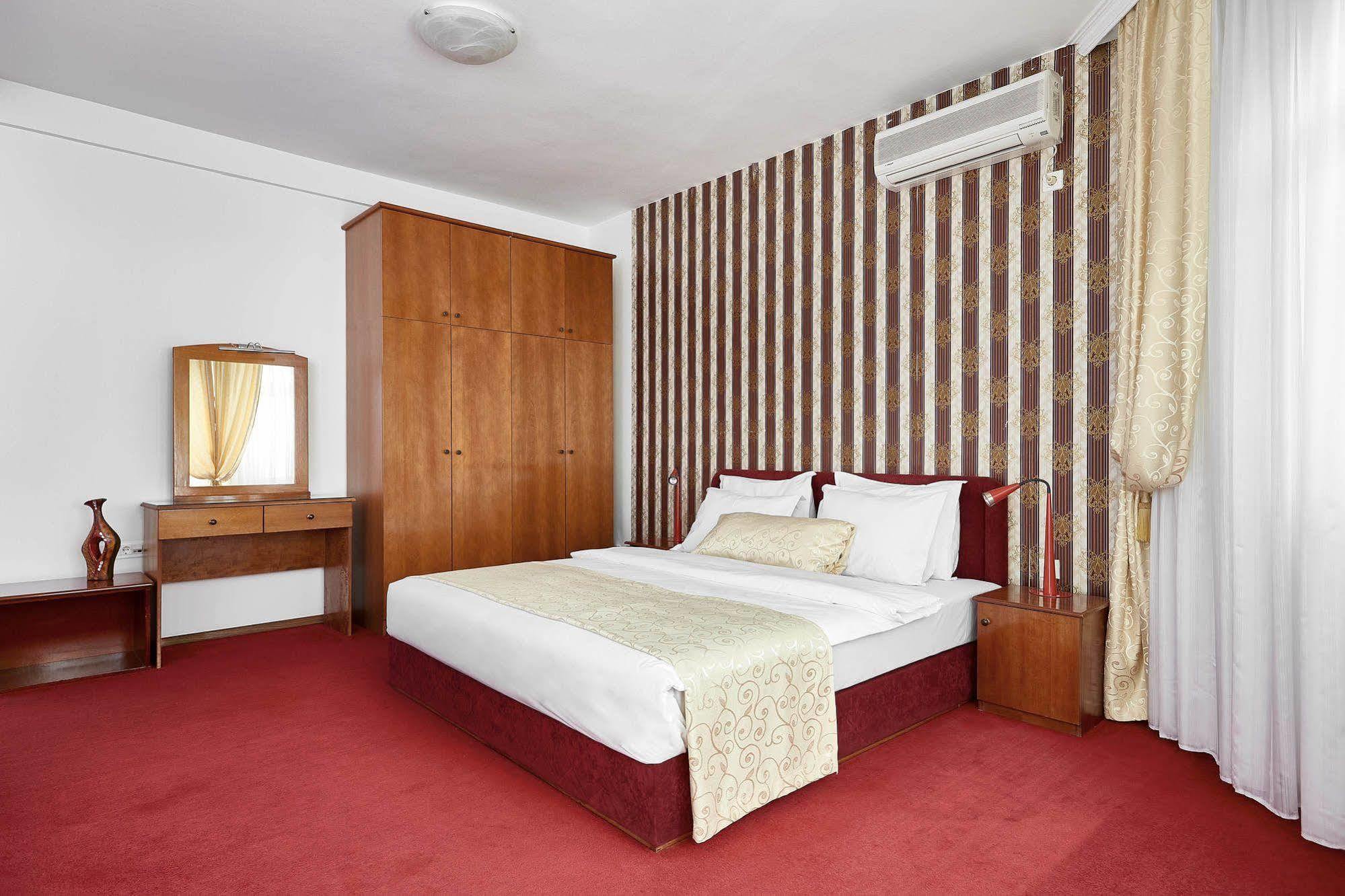 Hotel Victoria Skopje Exteriör bild