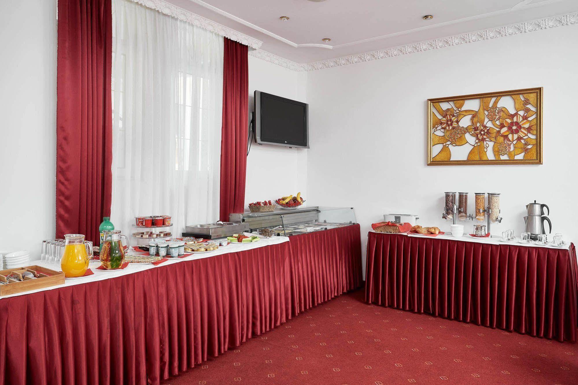 Hotel Victoria Skopje Exteriör bild